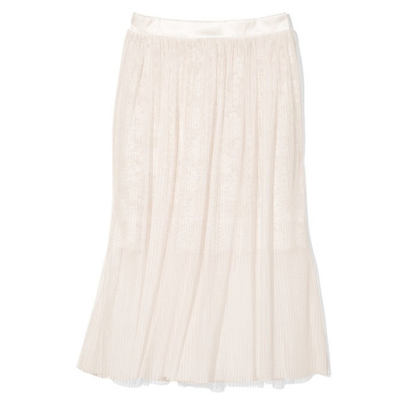 🍒NWT🍒 VS SHEER TULLE OVER FLORAL LACE SKIRT - Picture 4 of 4